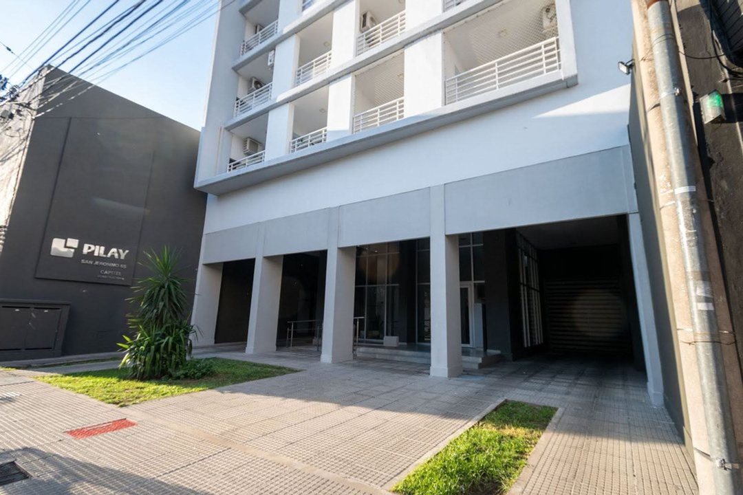 COCHERA EN VENTA EDIFICIO PILAY (SAN JERONIMO 65)