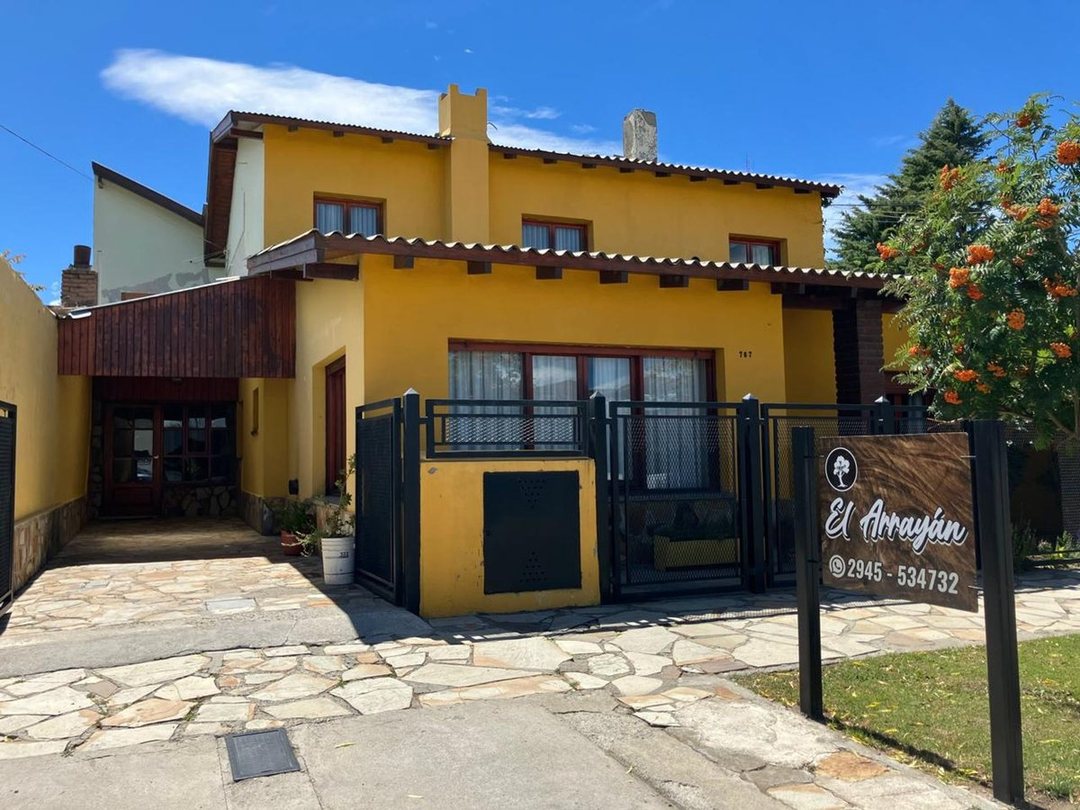 Hostería en Esquel + Casa + Departamento.