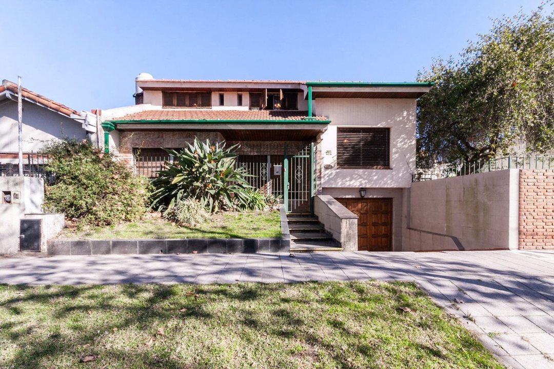 Casa 6 ambientes + Lote temperley