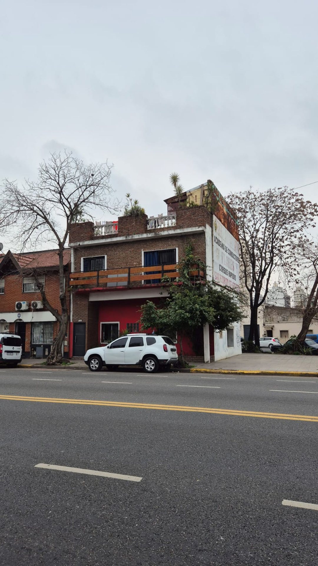 LOTE EN VENTA EN ESQUINA FLORES OPORTUNIDAD