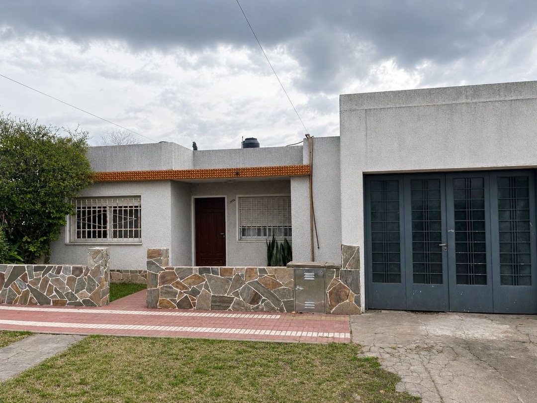 CASA EN VENTA EN PERGAMINO A REFACCIONAR