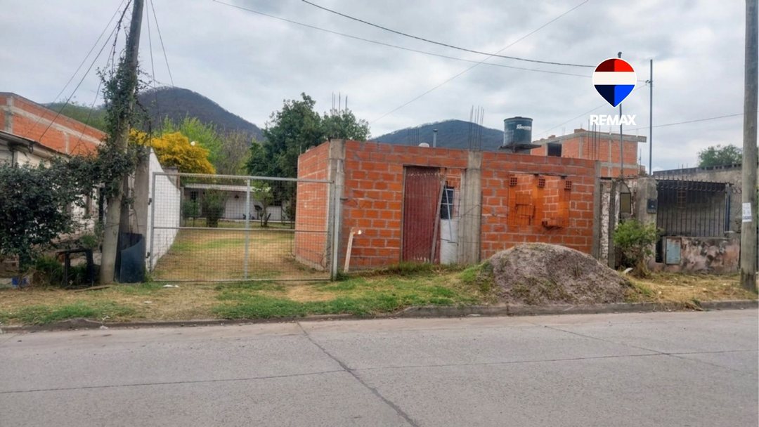 CASA EN VENTA O PERMUTA EN ZONA ESTE
