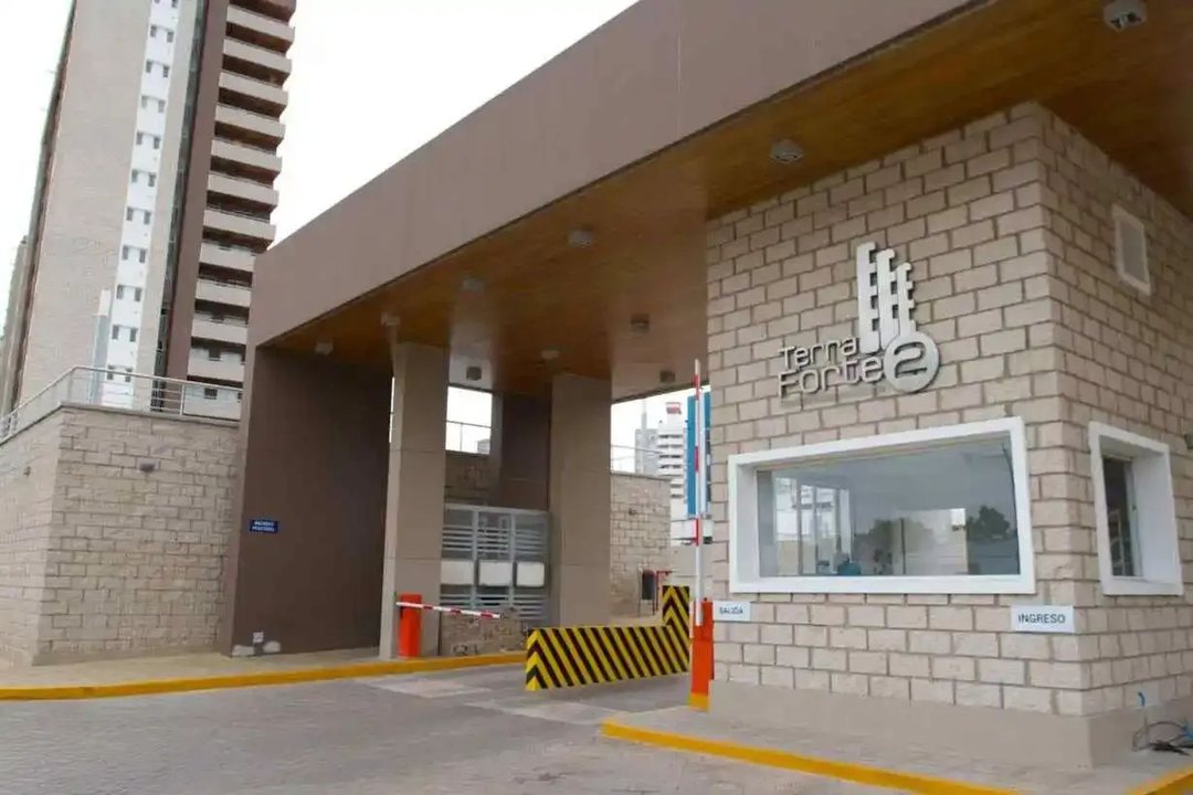 SE VENDE COCHERA EN COMPLEJO TERRAFORTE 2 GAMA