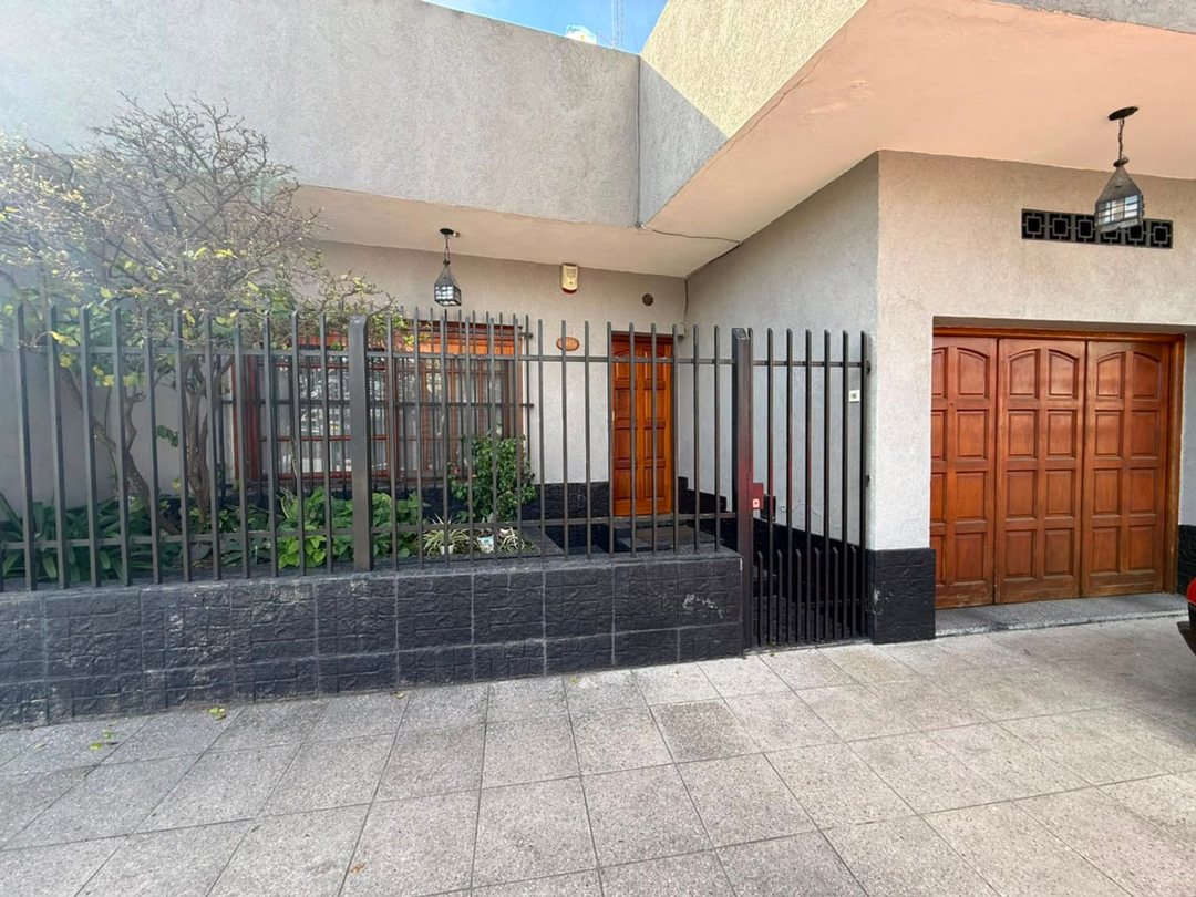 Casa lote propio en venta c/cochera Lanus Oeste