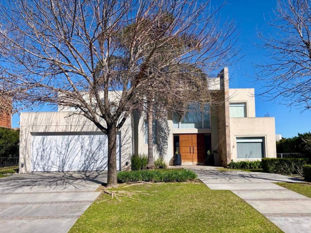 Casa en venta en Terravista con vista a la laguna