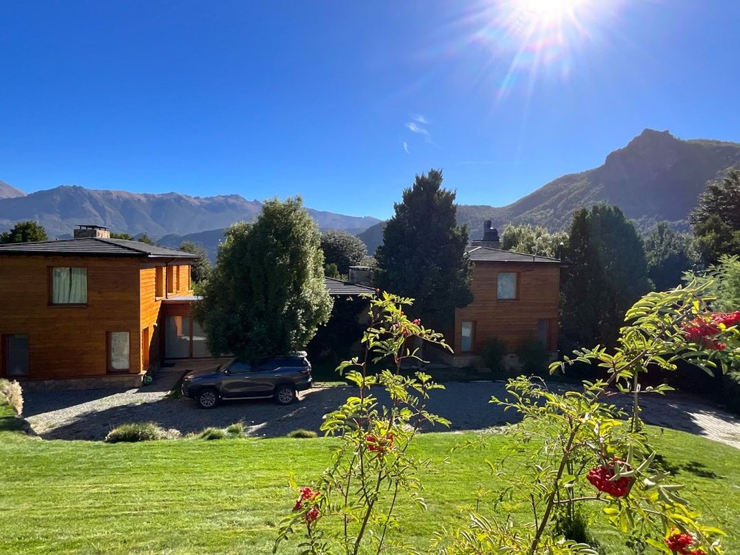 Casa de 6 ambientes  Arelauquen con amplias vistas