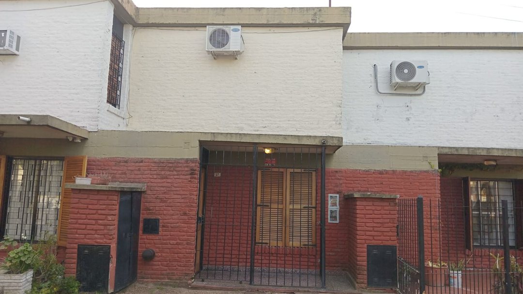 VENTA PH MORON Bº LUZ Y FUERZA 3 AMBIENTES C/PATIO