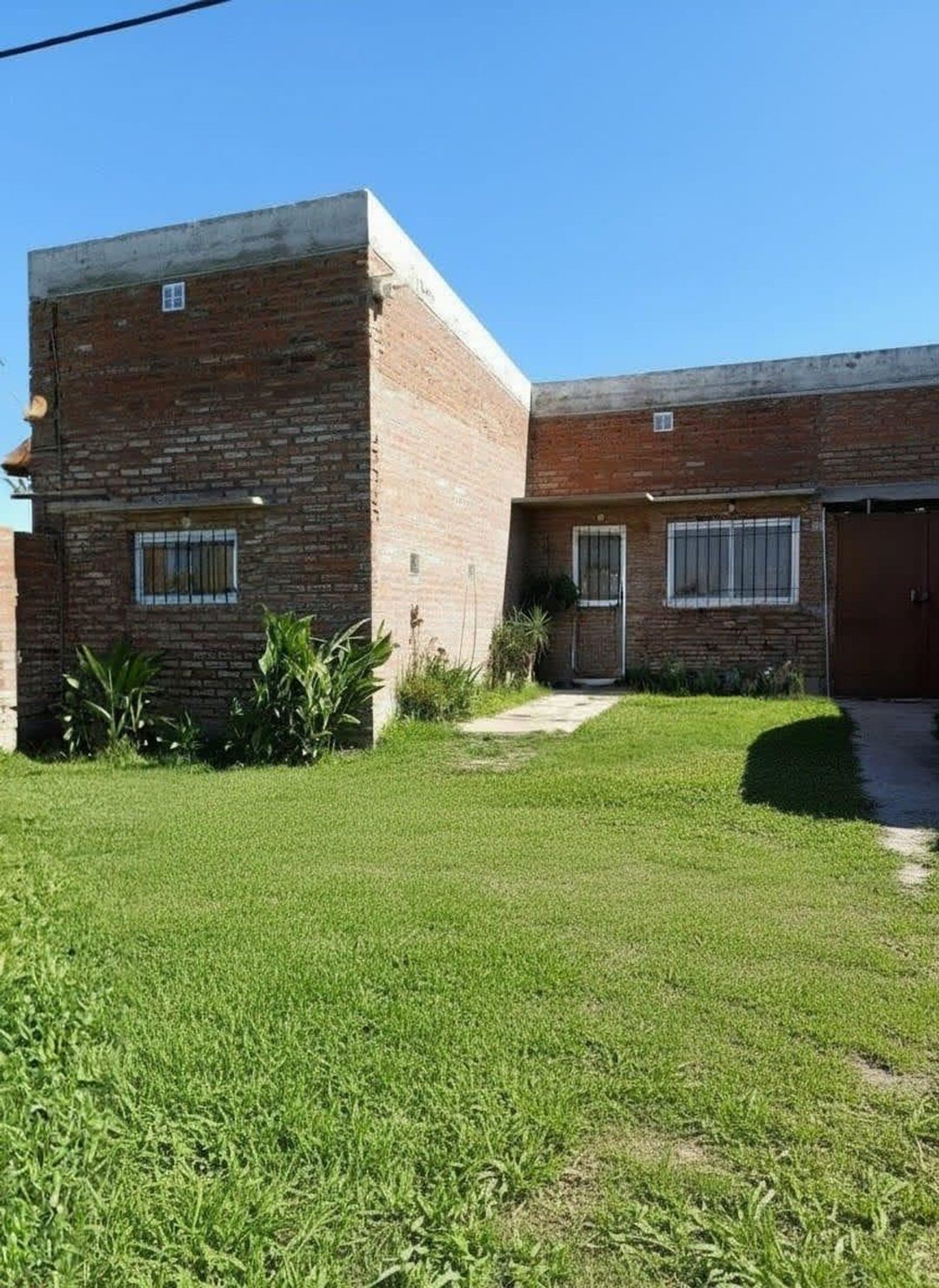 Casa de 2D y cochera  APTA A CRÉDITO en Praderas 4