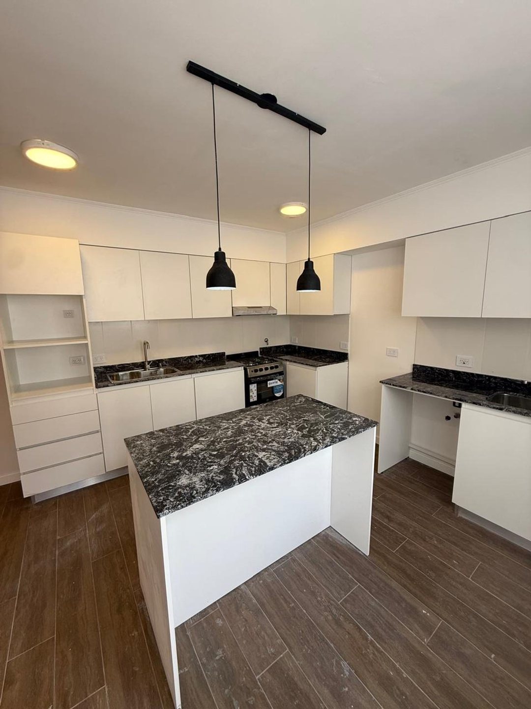 INTERNO REFACCIONADO A NUEVO, IMPECABLE