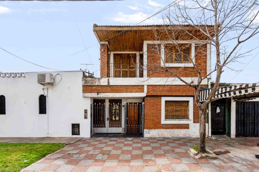 VENTA CASA 3 AMBIENTES EN QUILMES