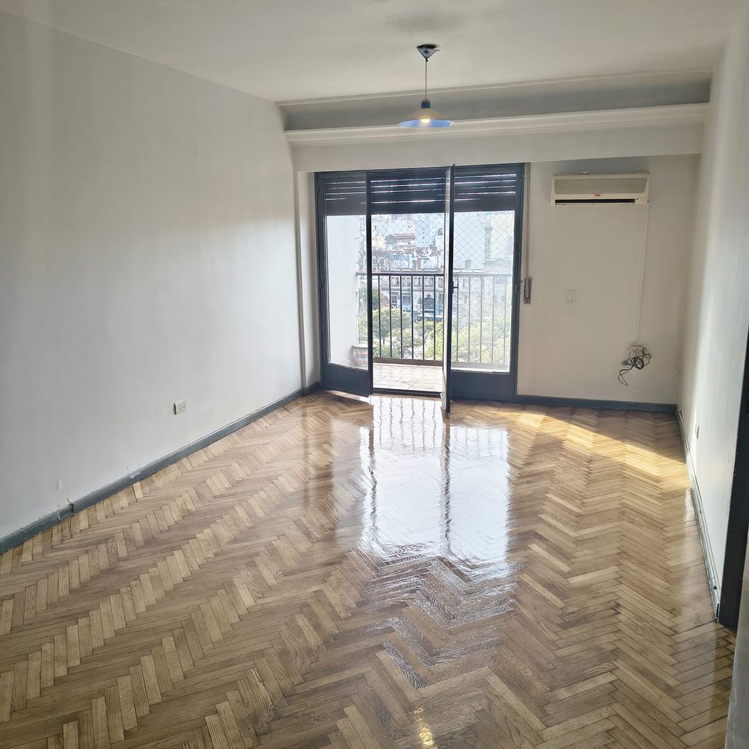 DEPARTAMENTO 2 AMB. CON BALCON AL FRENTE BALVANERA