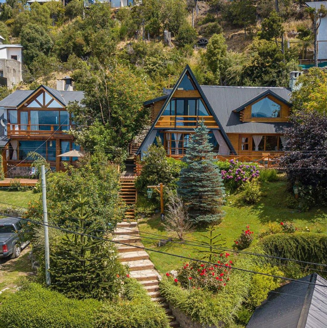 ESPECTACULAR CASA A LA VENTA EN AV. BUSTILLO 4400