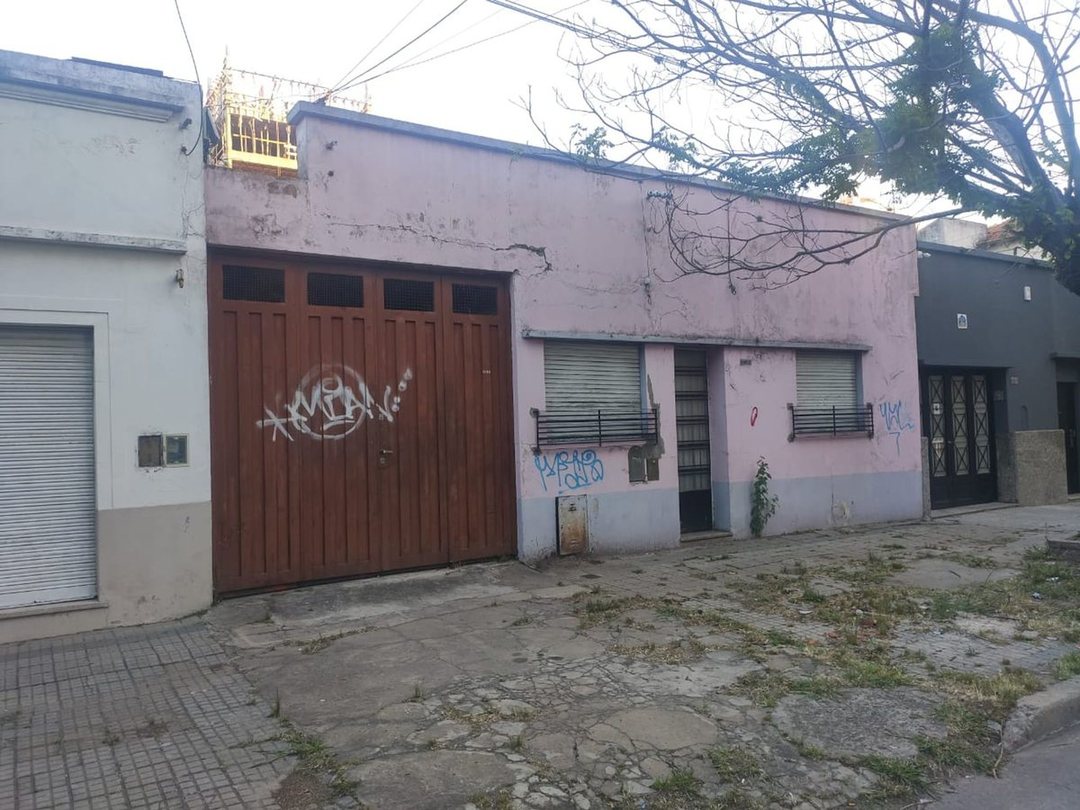 LOTE EN VENTA LA PLATA U/C2 10x30