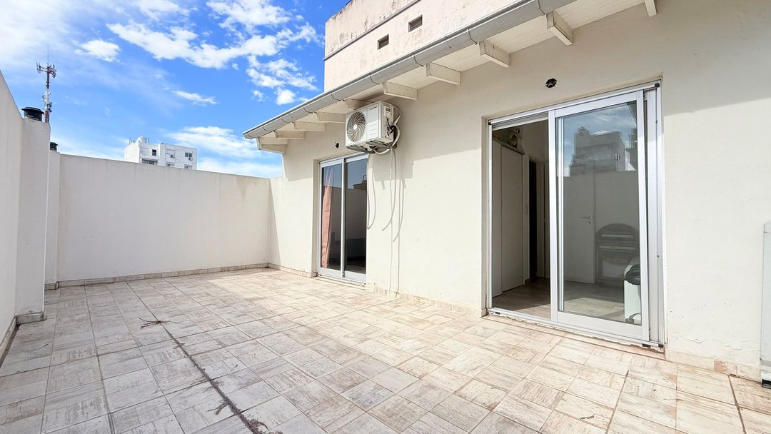 VENDE DEPTO 4 AMB 98m2 TOT V. PUEYRREDON