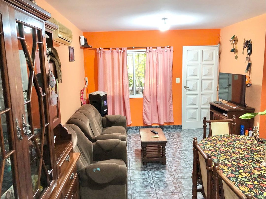 CASA EN VENTA 3 AMBIENTES PATIO Y PILETA EN 757 m²