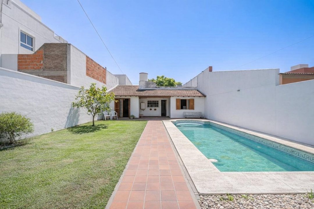 Venta casa 4 amb. Villa Luzuriaga pileta quincho