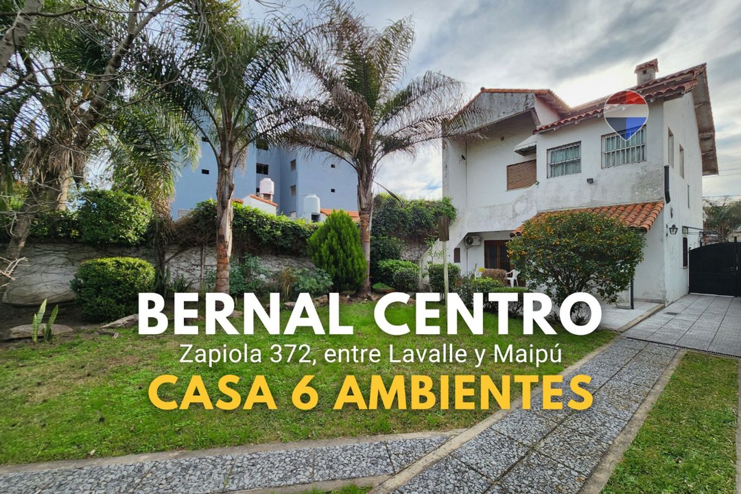 Venta Casa 6 ambientes c/ Parque en Bernal Centro