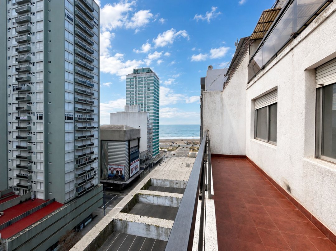 DPTO 3 AMB EN VENTA EN CENTRO AL FRENTE C/ TERRAZA