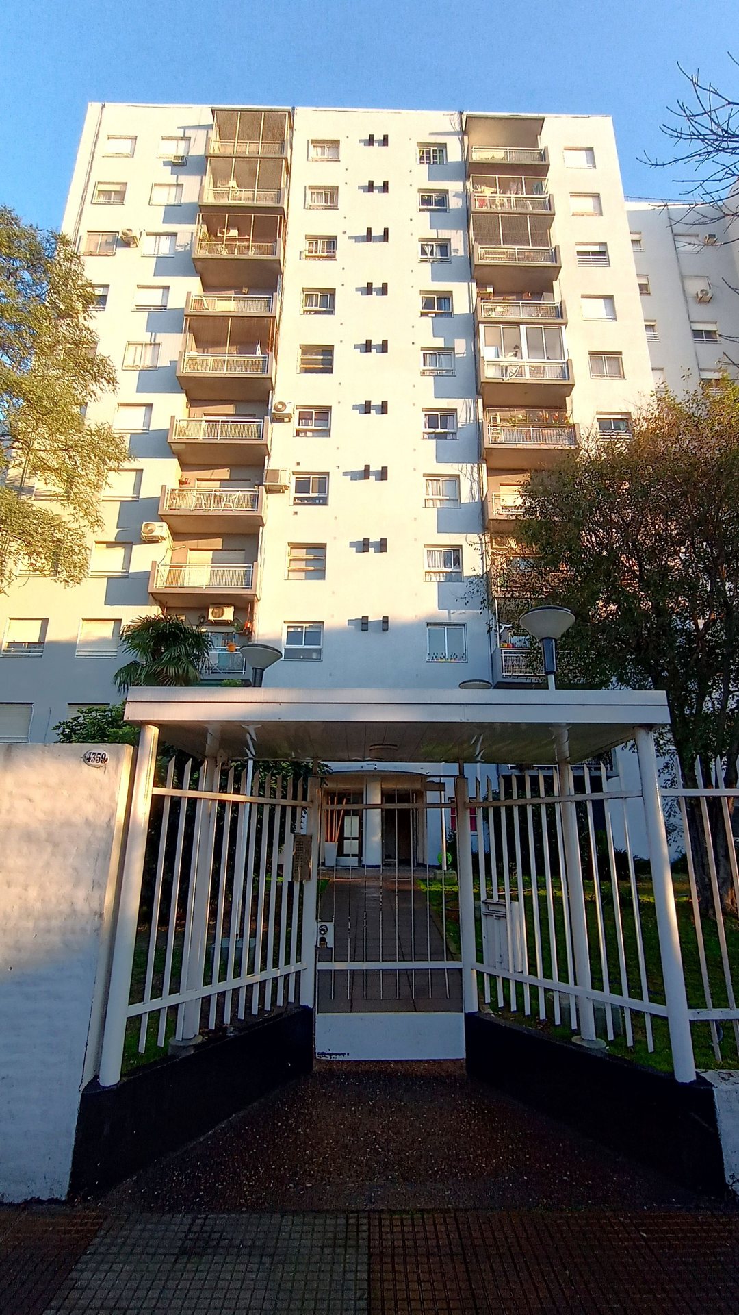 Venta Dpto 3 Ambientes Con cochera - Monte Castro