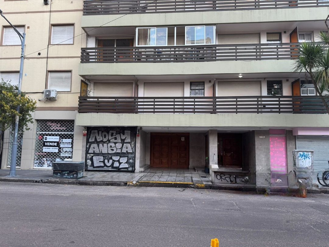 VENTA COCHERA EN ZONA CENTRO