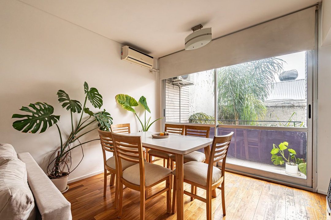 Venta depto 2 amb balcón cochera patio Almagro