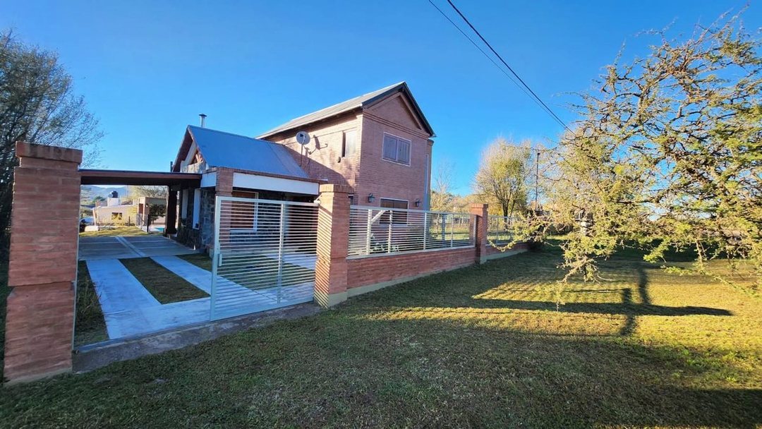 VENTA CASA EN POTRERO DE GARAY