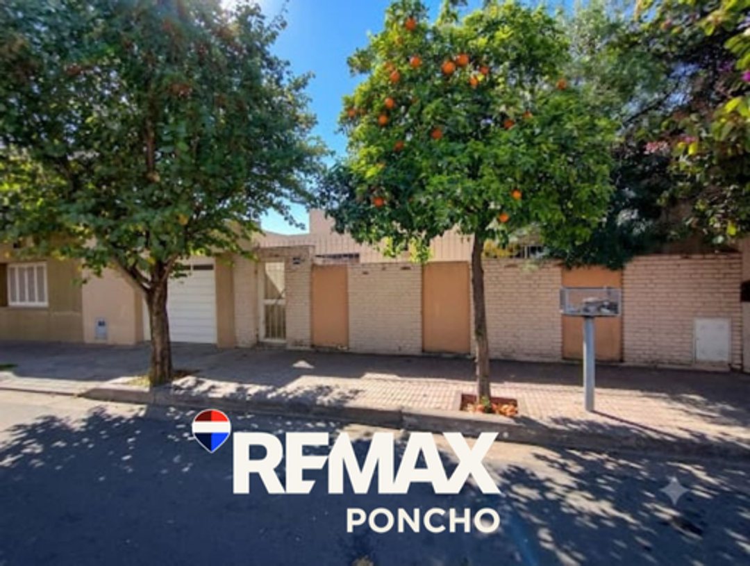 SE VENDE CASA CÉNTRICA, CASEROS N° 340, CATAMARCA