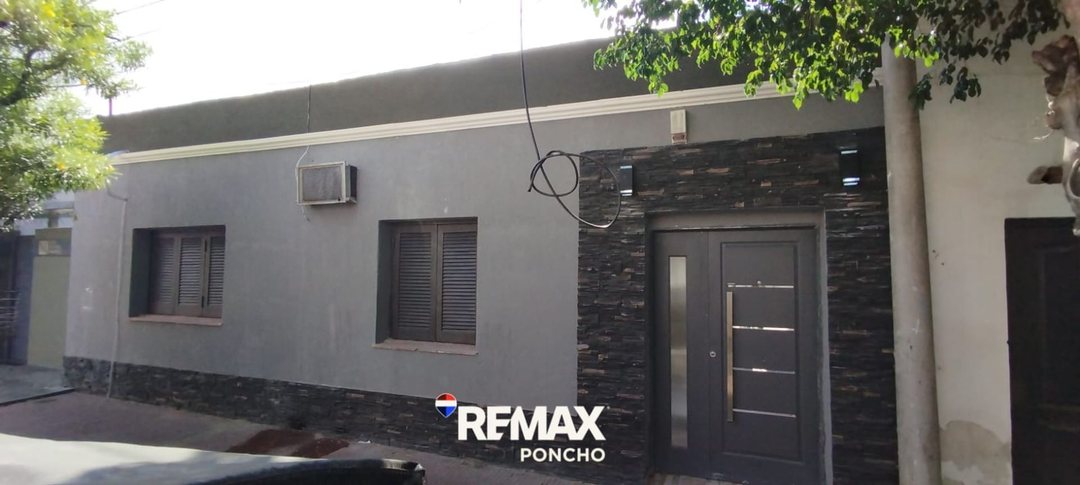 SE VENDE PROPIEDAD CALLE JUNIN A 80M DE AV GUEMES