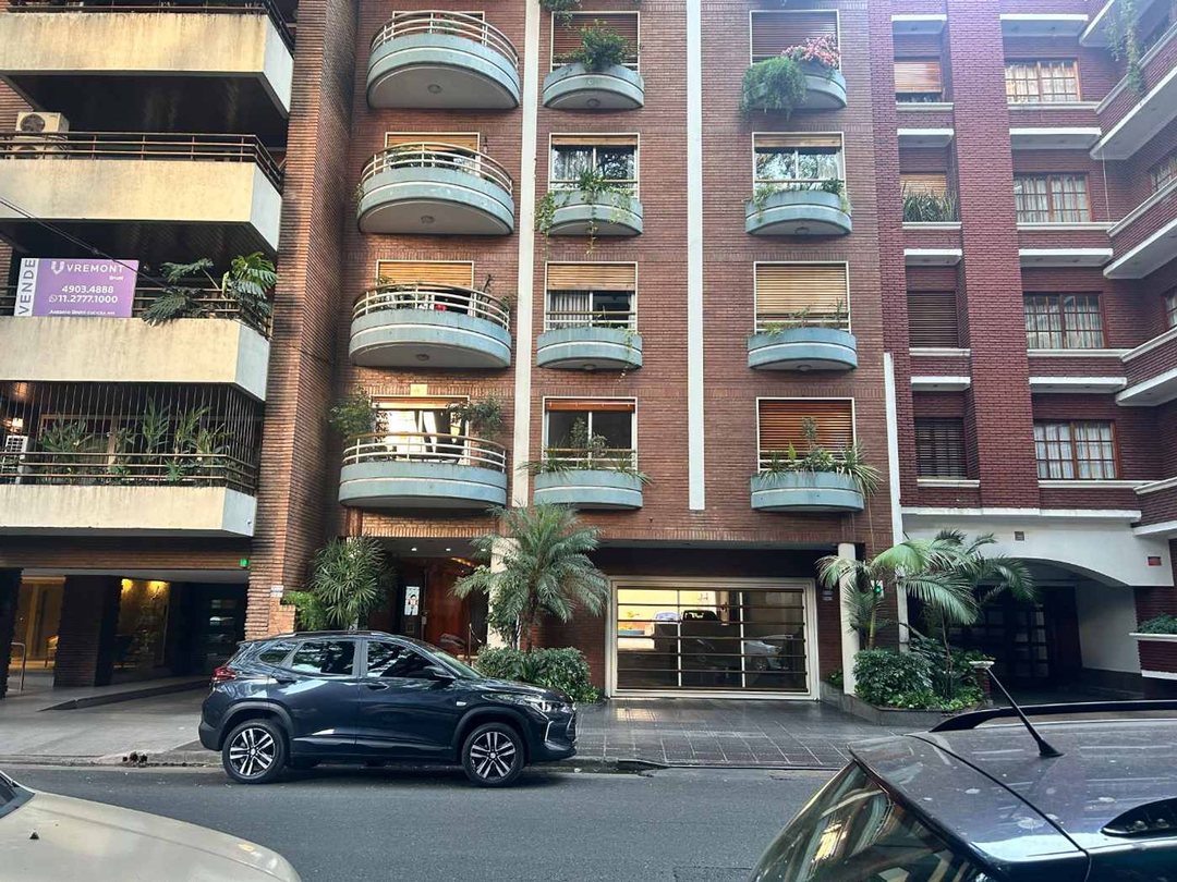 VENTA 4 AMBIENTES EN CABALLITO CON DOS COCHERAS