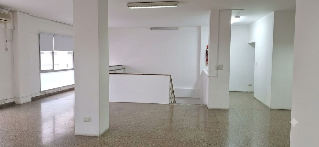 Alquiler - Local Oficinas - 153 m2 - Flores