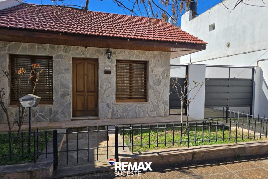 VENTA CASA DE 2 DORMIS C/ GALPON Bo. SAN CAYETANO