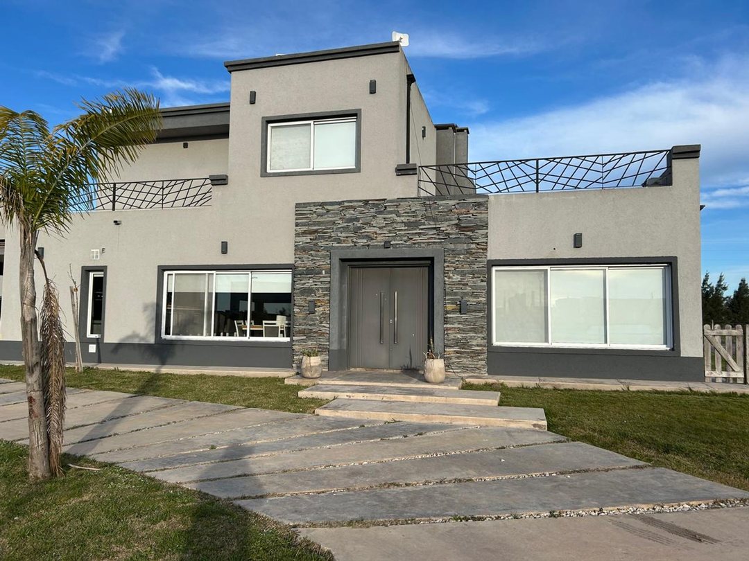 Casa de 7 ambientes en Venta en Canning