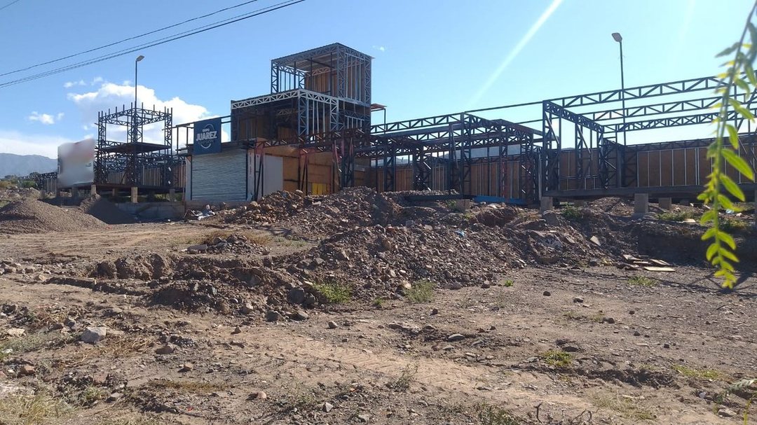 VENTA LOCAL COMERCIAL EN POZO, EL CHALLAO MENDOZA