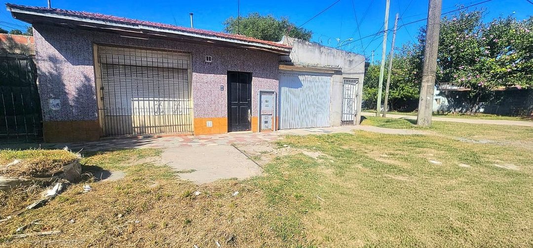 VENTA CASA 3AMB + DEPARTAMENTO 2 AMB APTA CREDITO