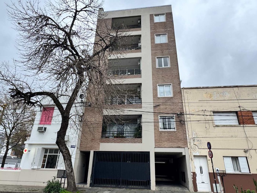 Departamento vta 2 dorm y cochera barrio Candioti