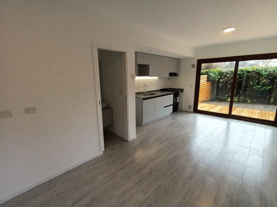 CASA A ESTRENAR DUPLEX CON JARDIN PROPIO BARILOCHE