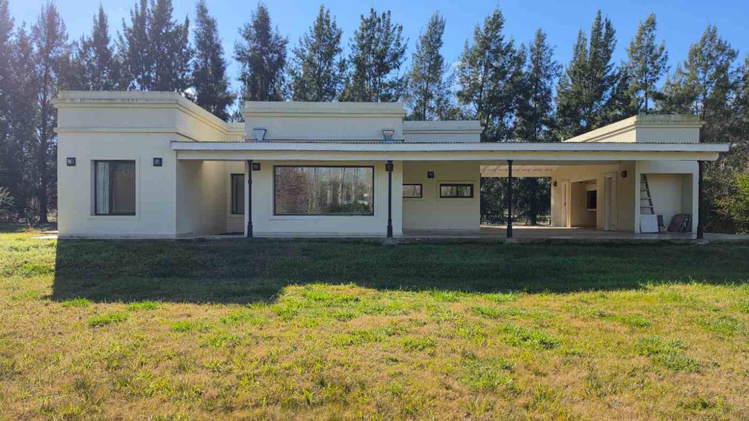 CASA EN VENTA EN CAMPOS DE ROCA ESTILO CAMPO