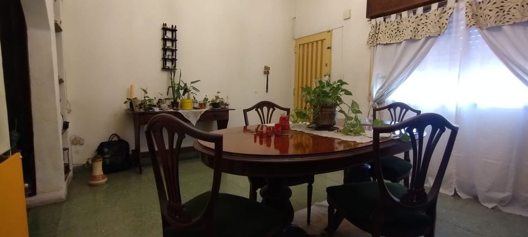 VENTA CASA 4 AMBIENTES LOMAS DEL MIRADOR