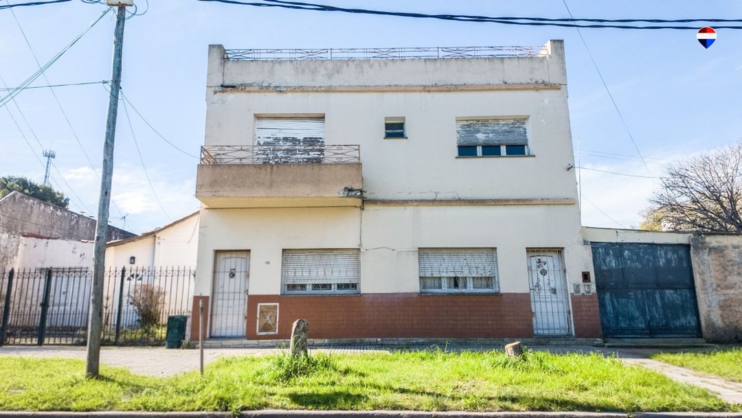 Casa 4 amb en venta en Escalada c Quincho