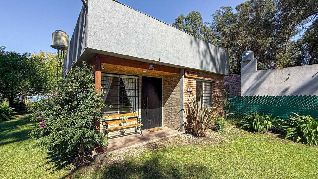 VENTA CASA 3 AMBIENTES PARQUE BRISTOL