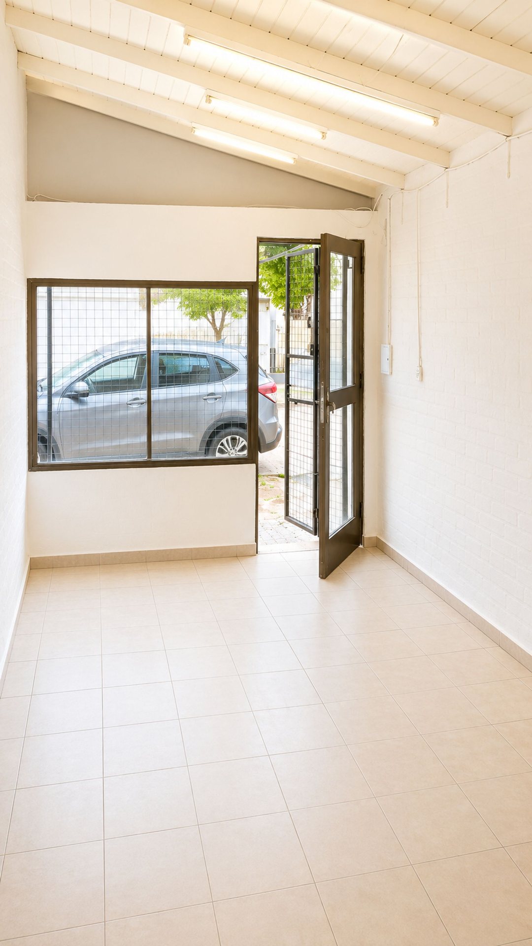 CASA DE 2 DORMITORIOS + LOCAL COMERCIAL SANTO TOME