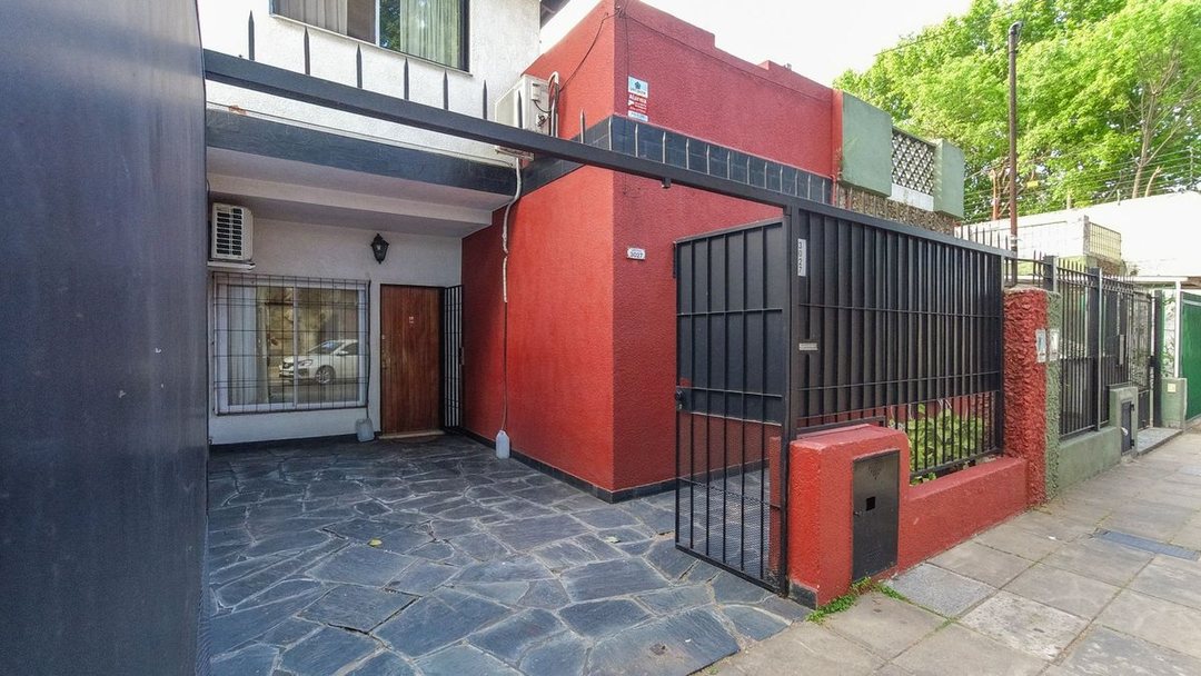VENTA PH TIPO CASA COCHERA TERRAZA AL FRENTE