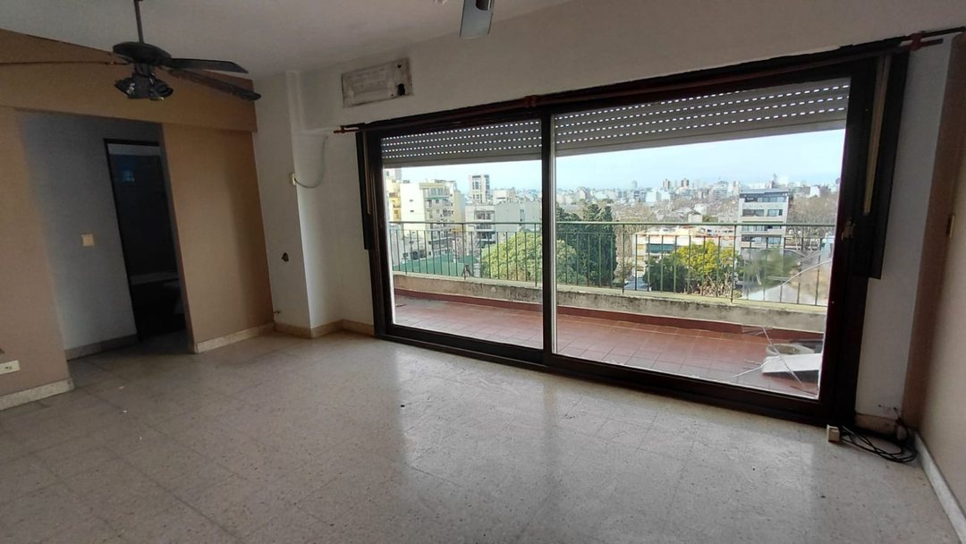 Depto de 2 ambientes, depend, baul y balcon vista