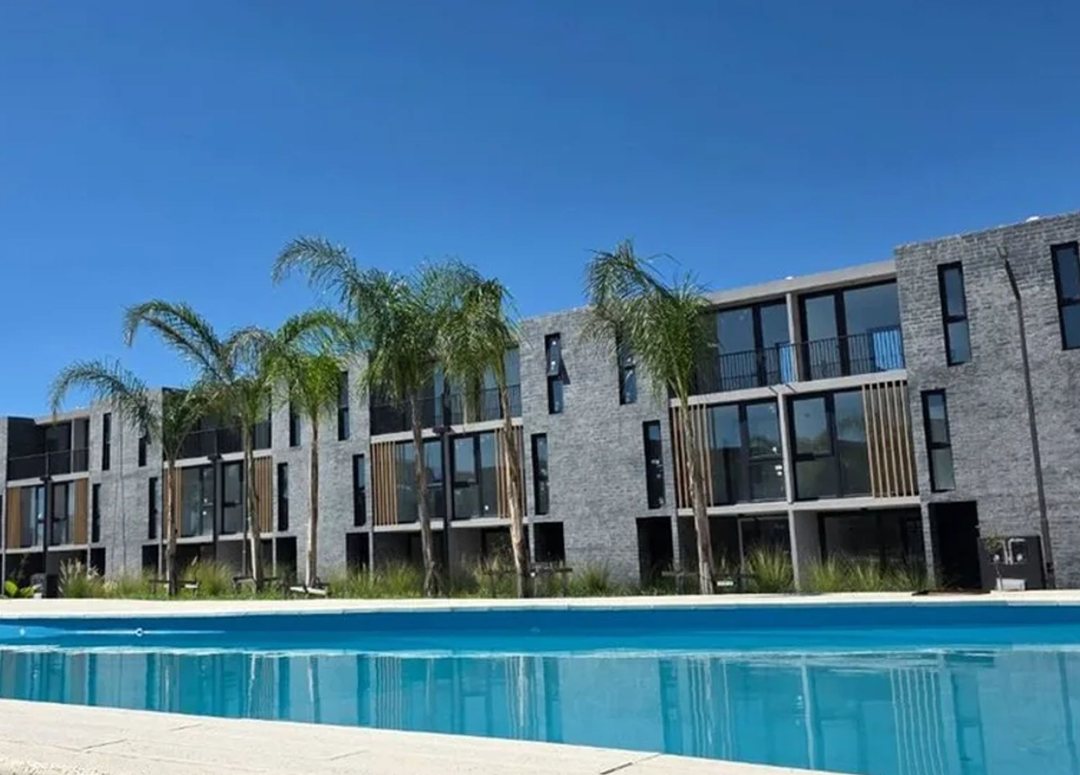 VENTA CASA 4 AMB JARDIN A ESTRENAR. SUNNY TIGRE