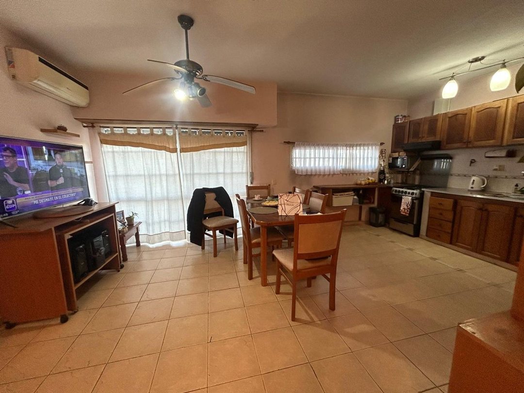 VENTA LOCAL/DEPOSITO 500 m2 y 3 CASAS BERAZATEGUI