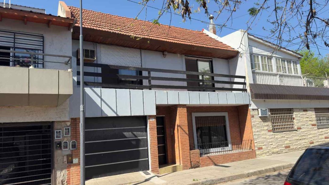 Casa 5 Amb. c/ Terraza Villa Pueyrredón 2 familias