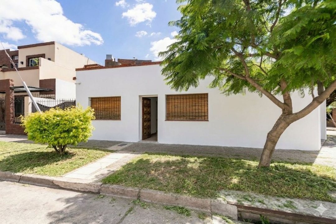 CASA Y LOCAL COML 5AMBS 2BAÑ GARAJE JARDÍN HAEDO