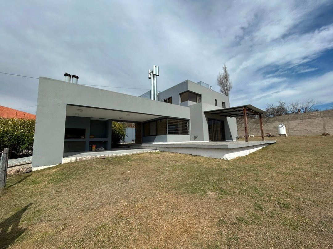 VENTA CASA EN ALTA GRACIA