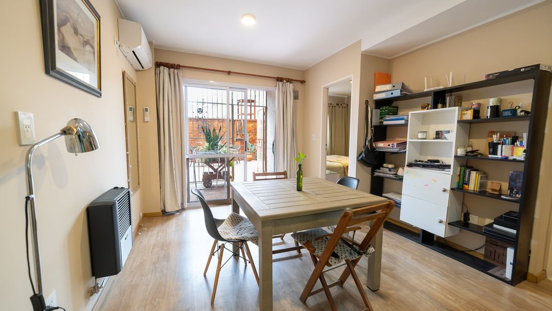 DEPARTAMENTO EN VENTA UN DORMITORIO Y PATIO CENTRO