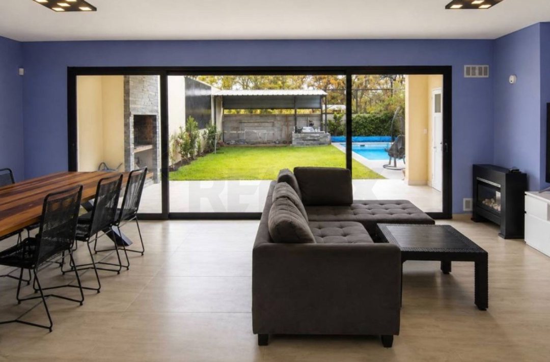 Venta casa con pileta, jardin en Bosq.San vicente